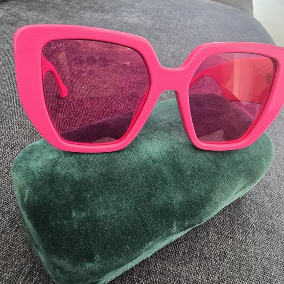 Gucci GG0956S Hot pink Gold GG logo square frame Sunglasses